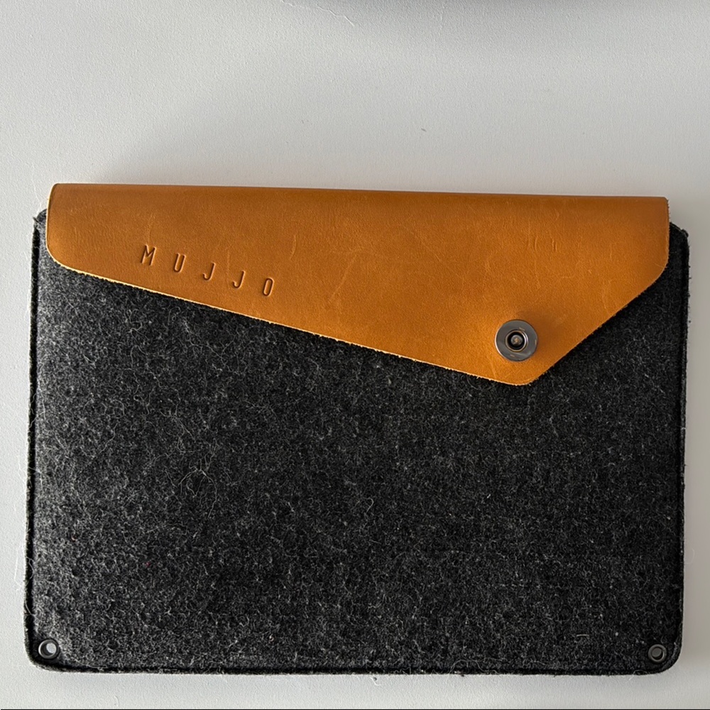 MUJJO Wool Felt & Leather 11” Laptop/Tablet Case